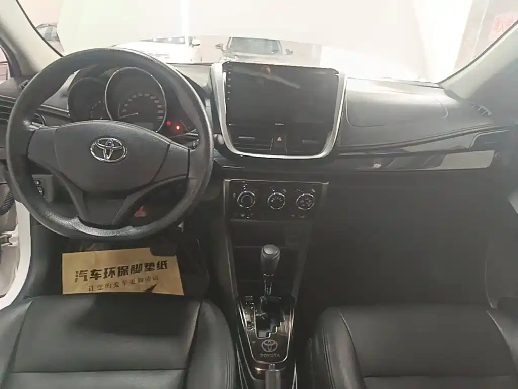 Toyota Yaris L 2021 — фото 13