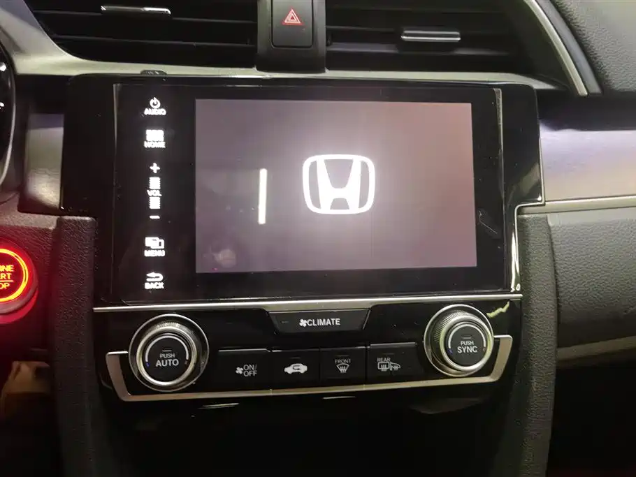 Honda Civic 2018 — фото 13