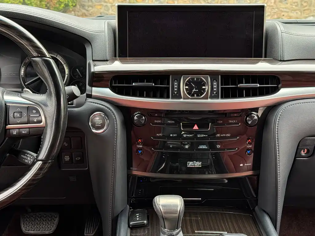 Lexus LX 2018 — фото 10