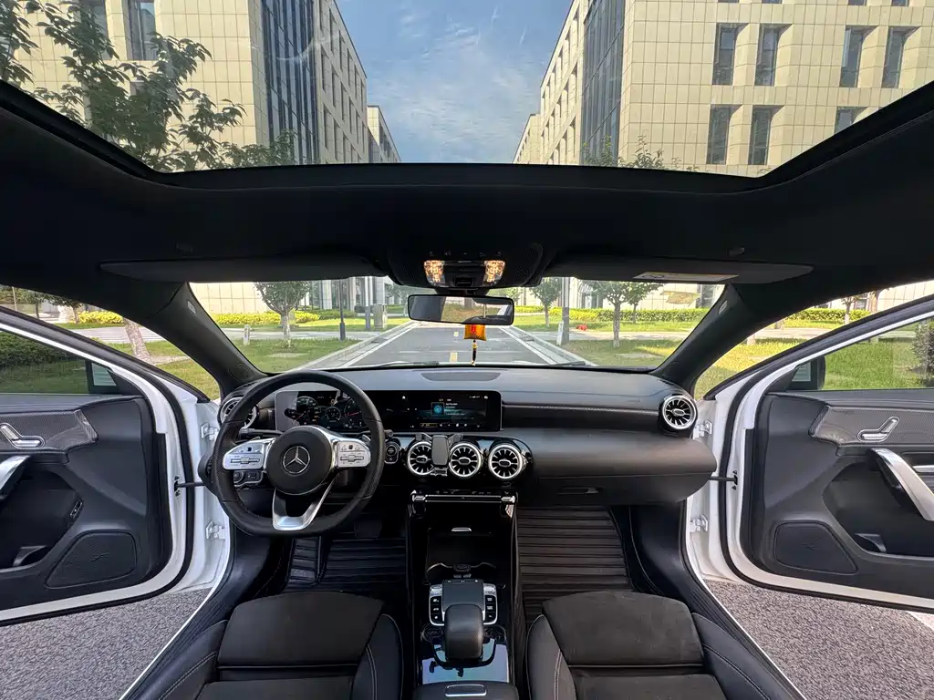 Mercedes-Benz A-Class 2019 — фото 14