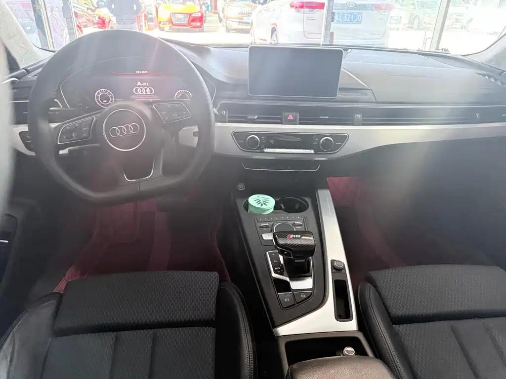 Audi A4L 2018 — фото 12