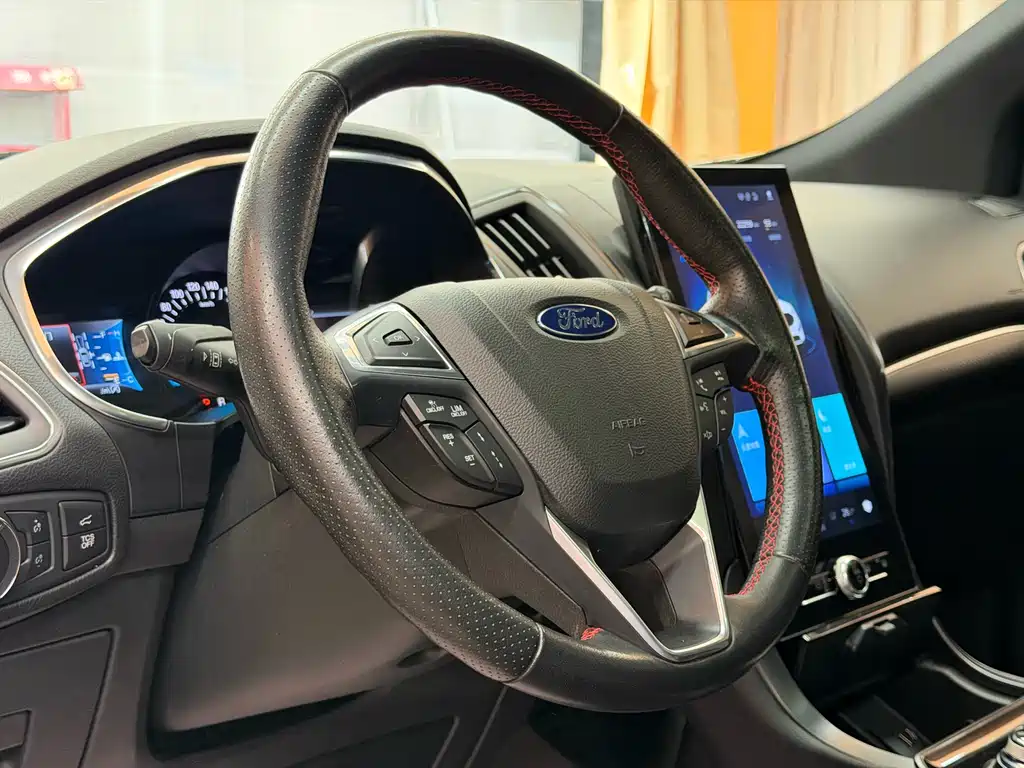Ford Edge 2020 — фото 21