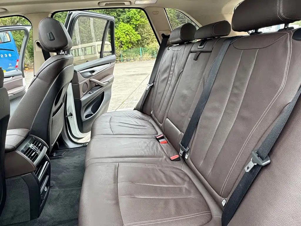 BMW X5 2015 — фото 11