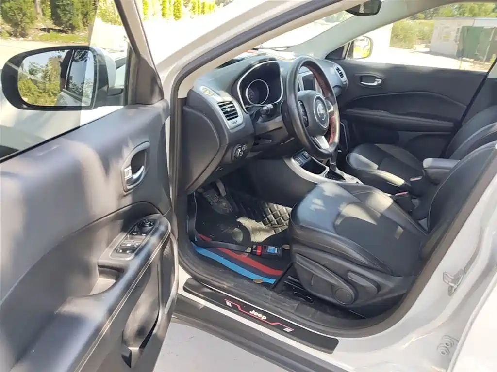 Jeep Compass 2020 — фото 16