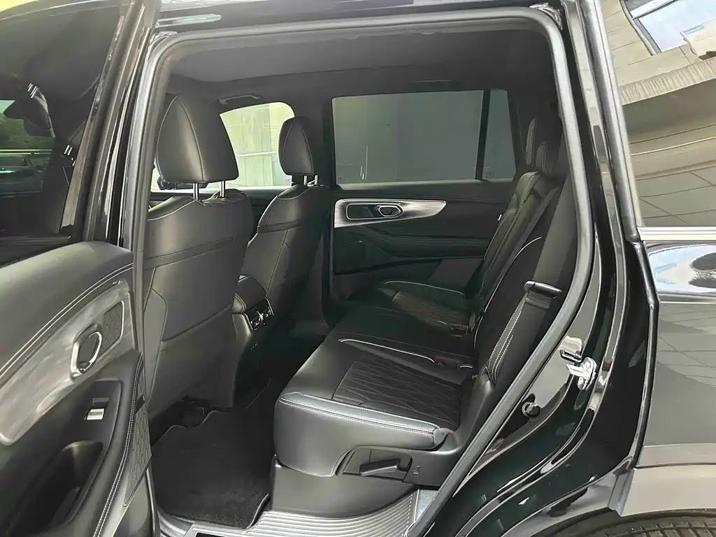 GAC Trumpchi GS8 2025 — фото 17