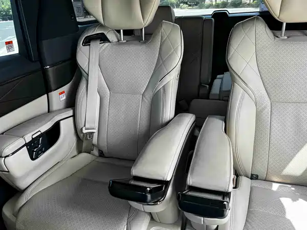Toyota Vellfire 2024