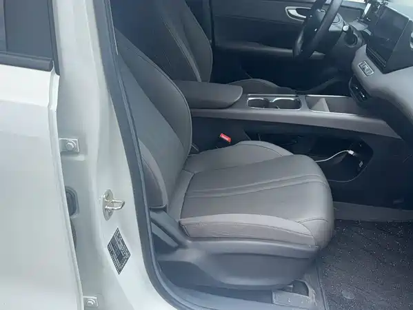 Roewe D6 2025