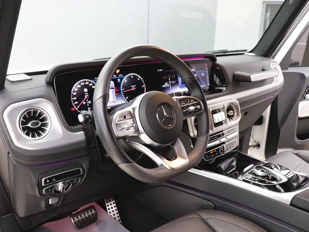 Mercedes-Benz G-Class 2023 — фото 14