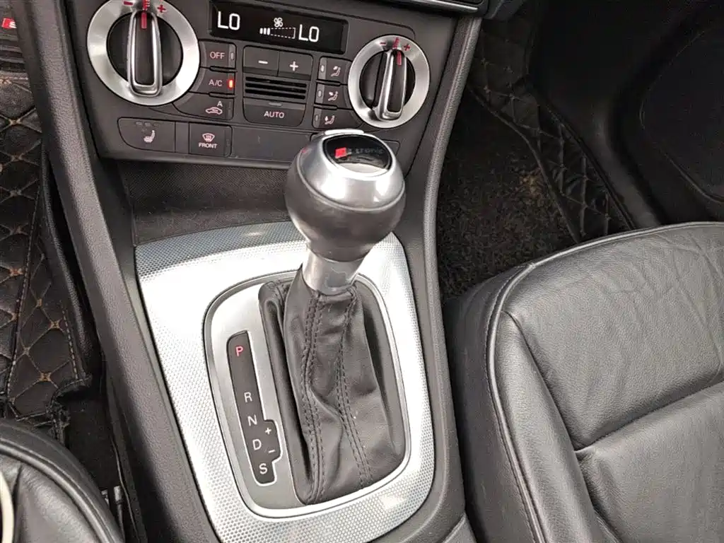 Audi Q3 2016 — фото 14