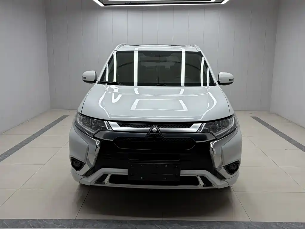Mitsubishi Outlander 2021