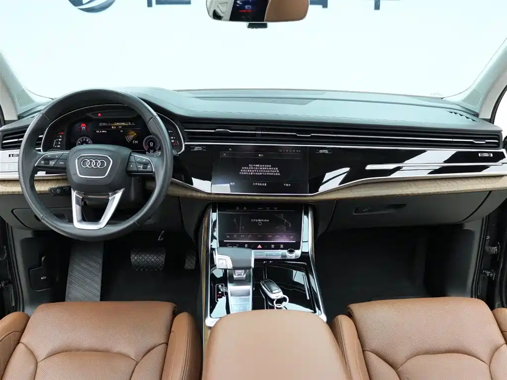 Audi Q7 2021 — фото 15