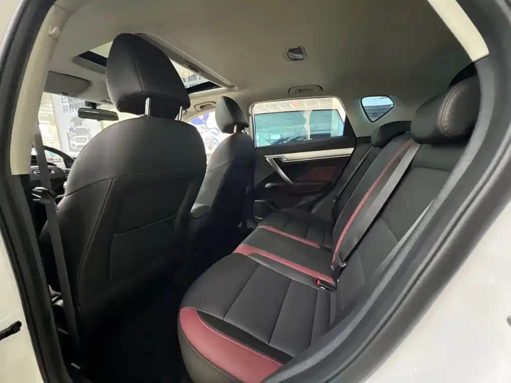 Geely Binyue 2022