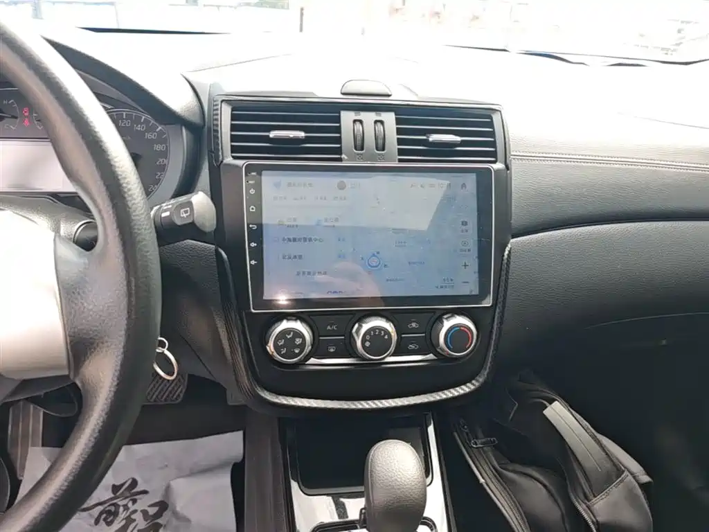 Nissan Tiida 2018 — фото 13