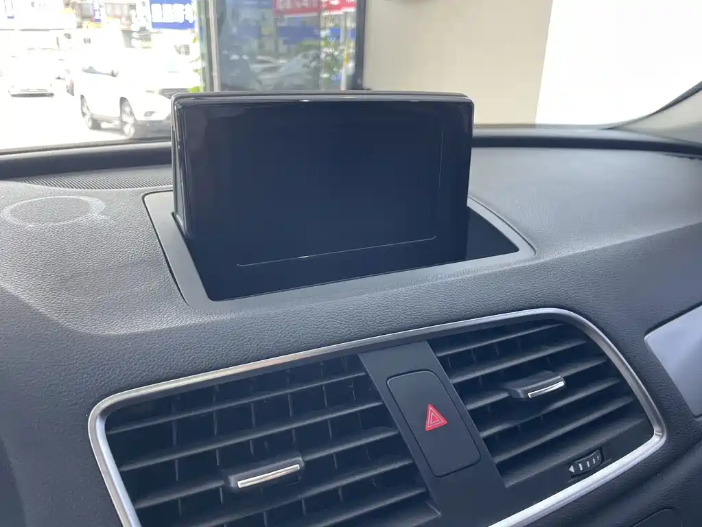 Audi Q3 2018 — фото 10
