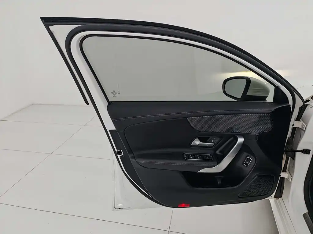 Mercedes-Benz A-Class 2021 — фото 10