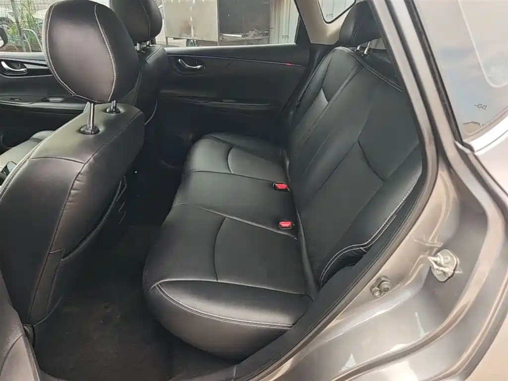 Nissan Tiida 2018 — фото 17