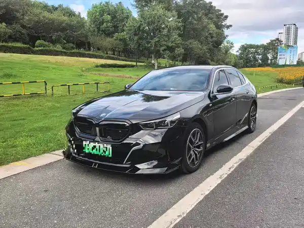 BMW i5 2024