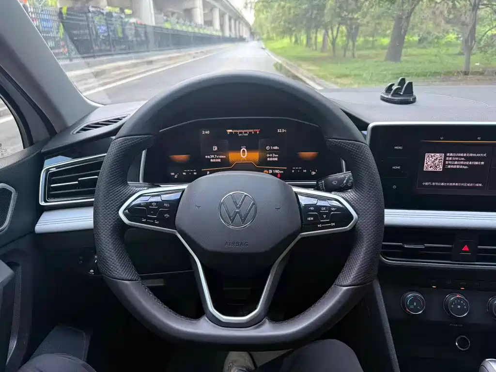Volkswagen Tiguan L 2023 — фото 9