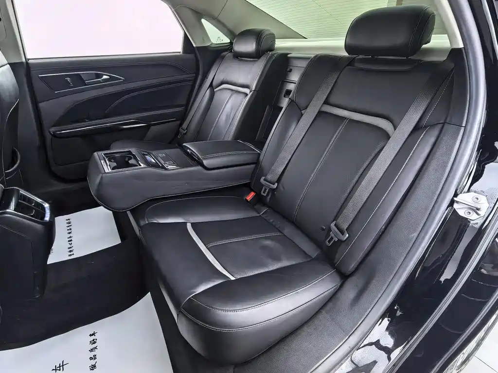 Ford Taurus 2019 — фото 16