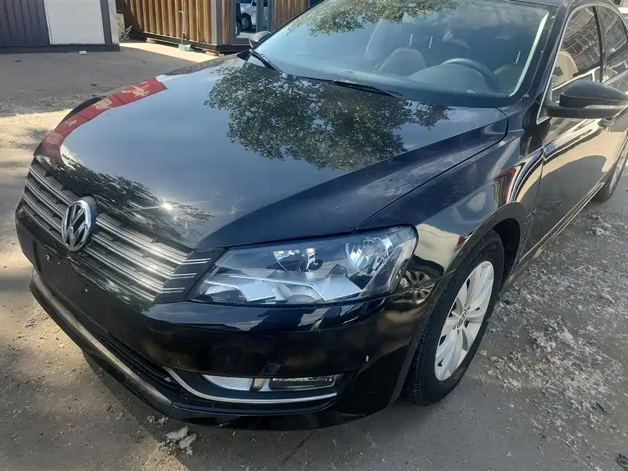 Volkswagen Passat 2015 — фото 1