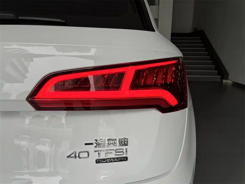 Audi Q5L 2018 — фото 12