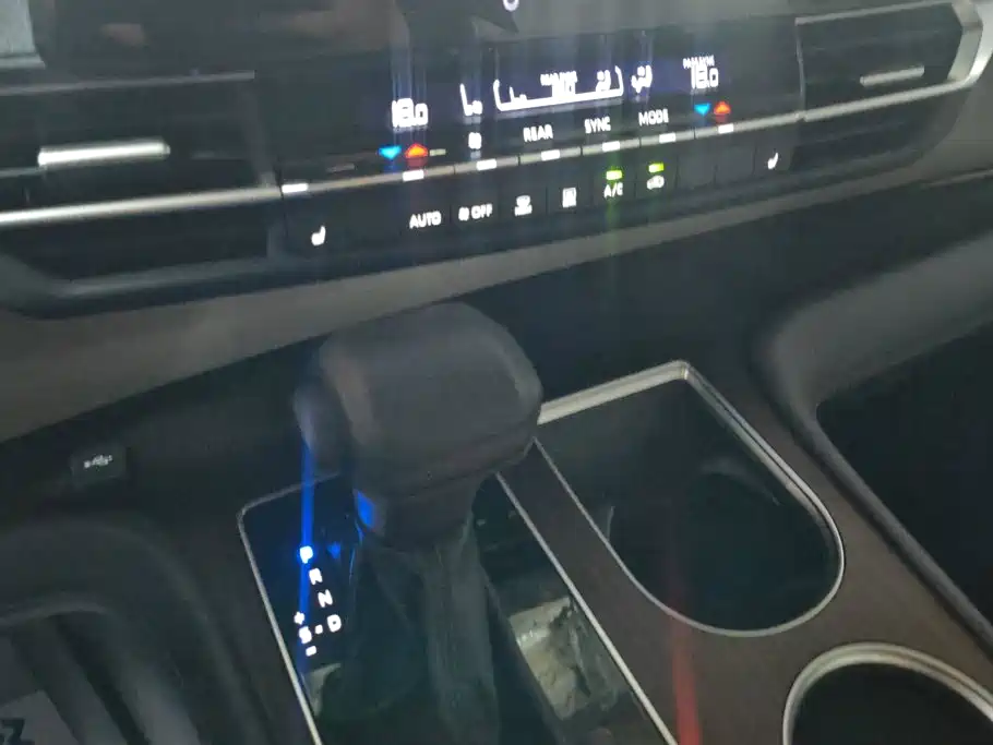 Toyota Sienna 2025 — фото 16