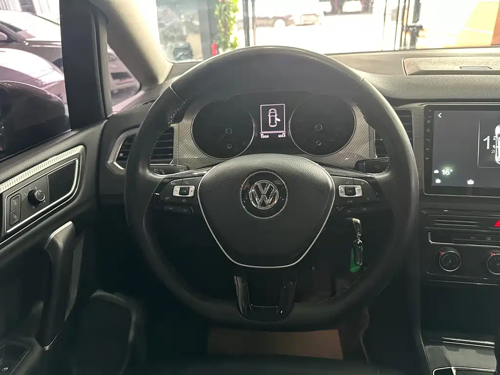 Volkswagen Golf Sportsvan 2019 — фото 10