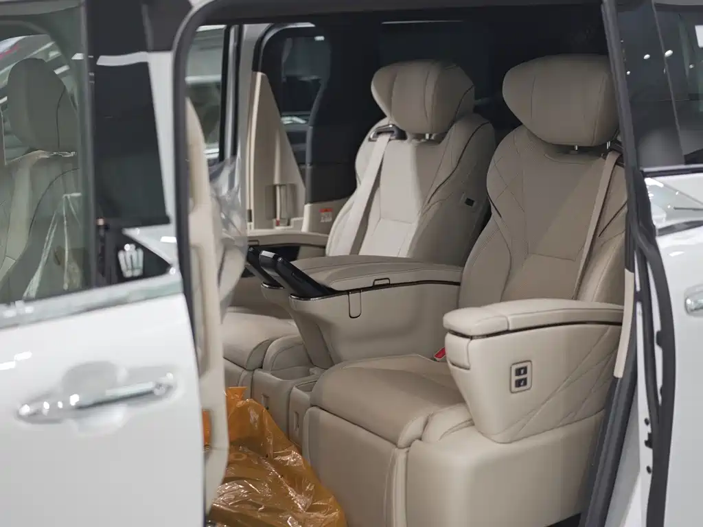 Toyota Vellfire — фото 5