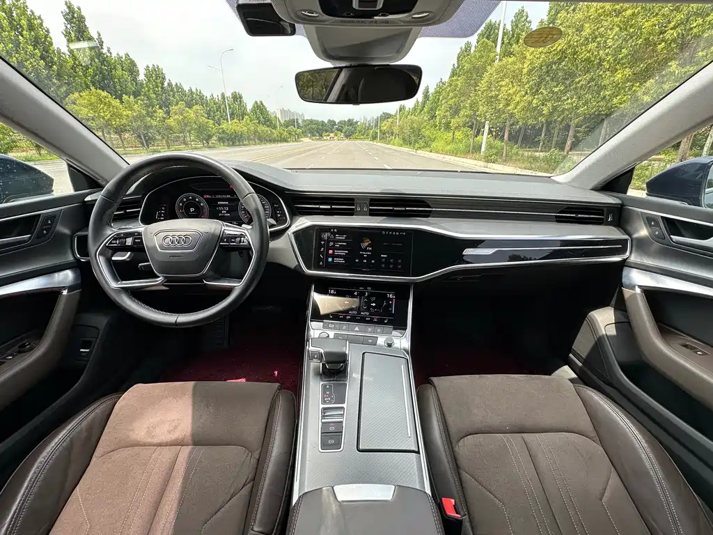 Audi A7L 2023 — фото 14
