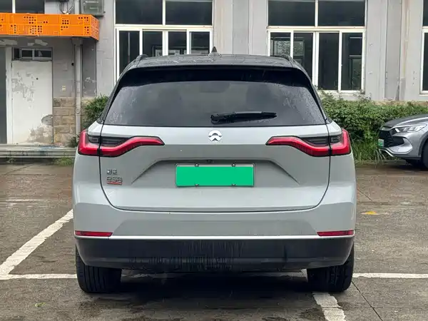 NIO ES8 2020