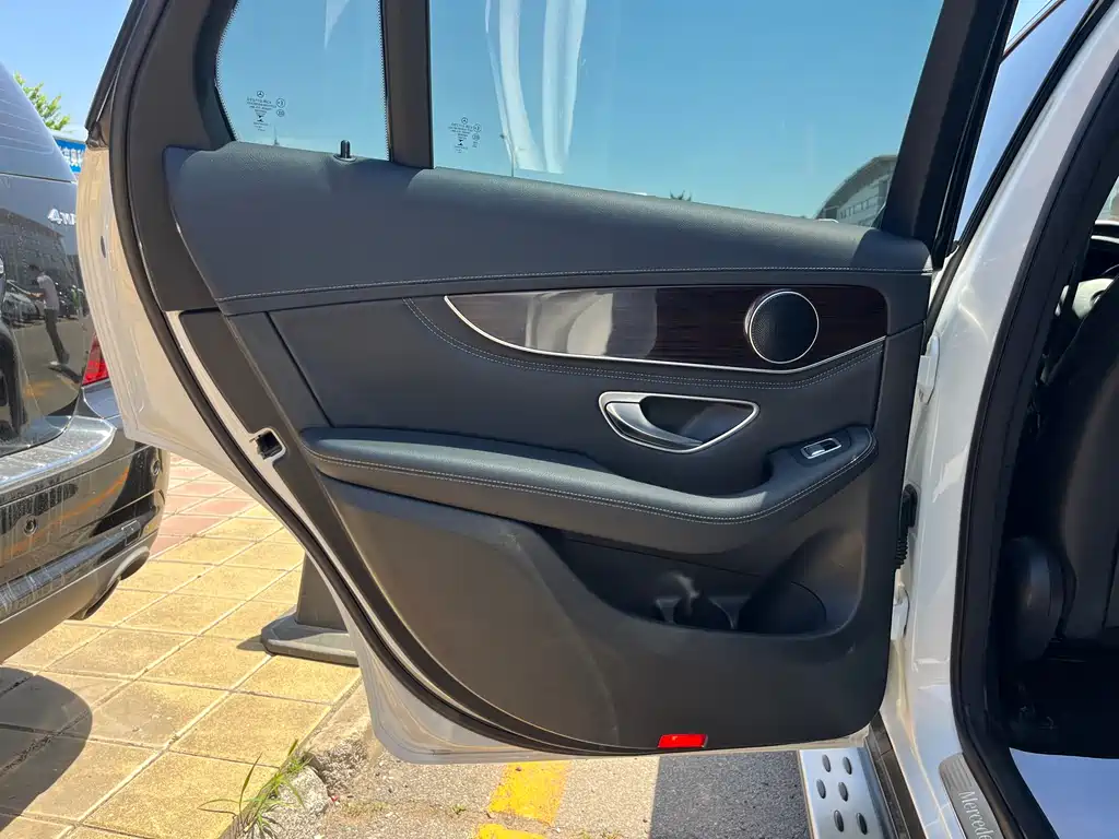 Mercedes-Benz GLC 2019 — фото 18