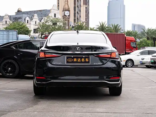 Lexus ES 2019