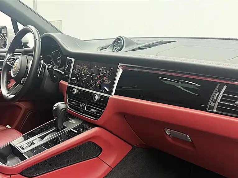 Porsche Macan 2024 — фото 16