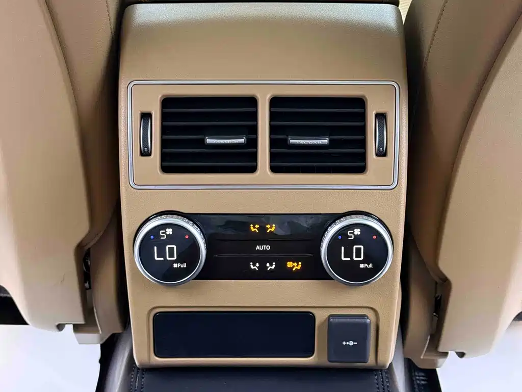 Jaguar XFL 2023 — фото 12