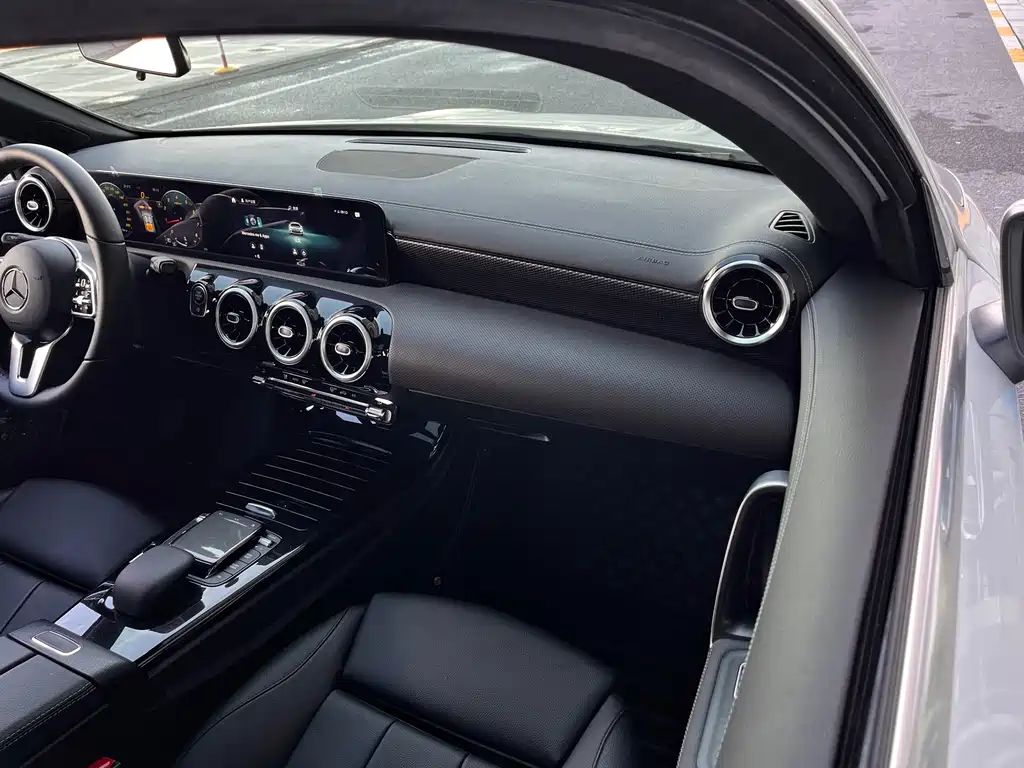 Mercedes-Benz A-Class 2021 — фото 15
