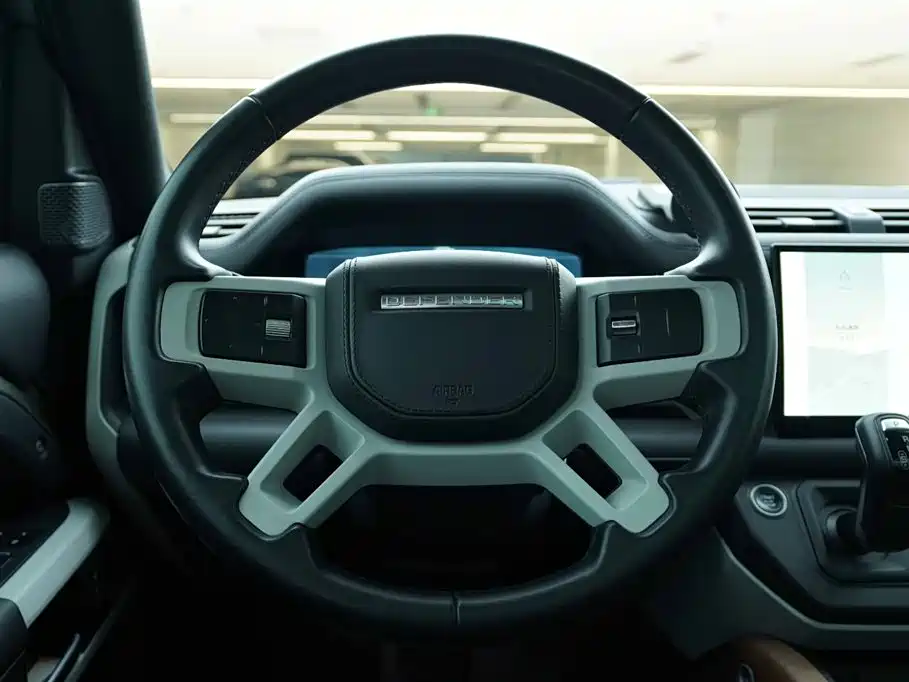 Land Rover Defender 2022 — фото 18