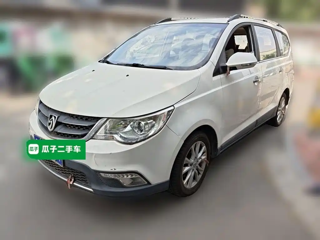 Baojun 730 2015