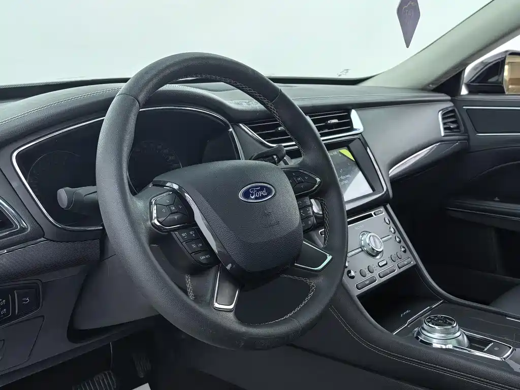 Ford Taurus 2019 — фото 20