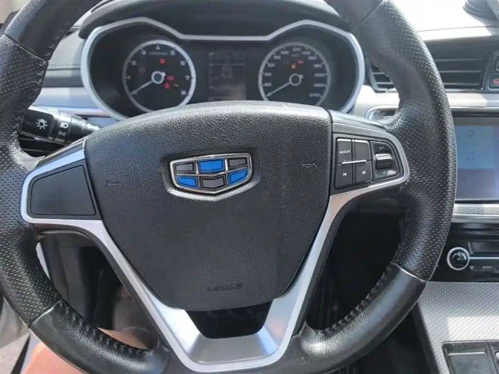 Geely Emgrand GS 2017 — фото 11