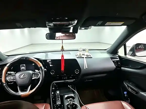 Lexus NX 2021
