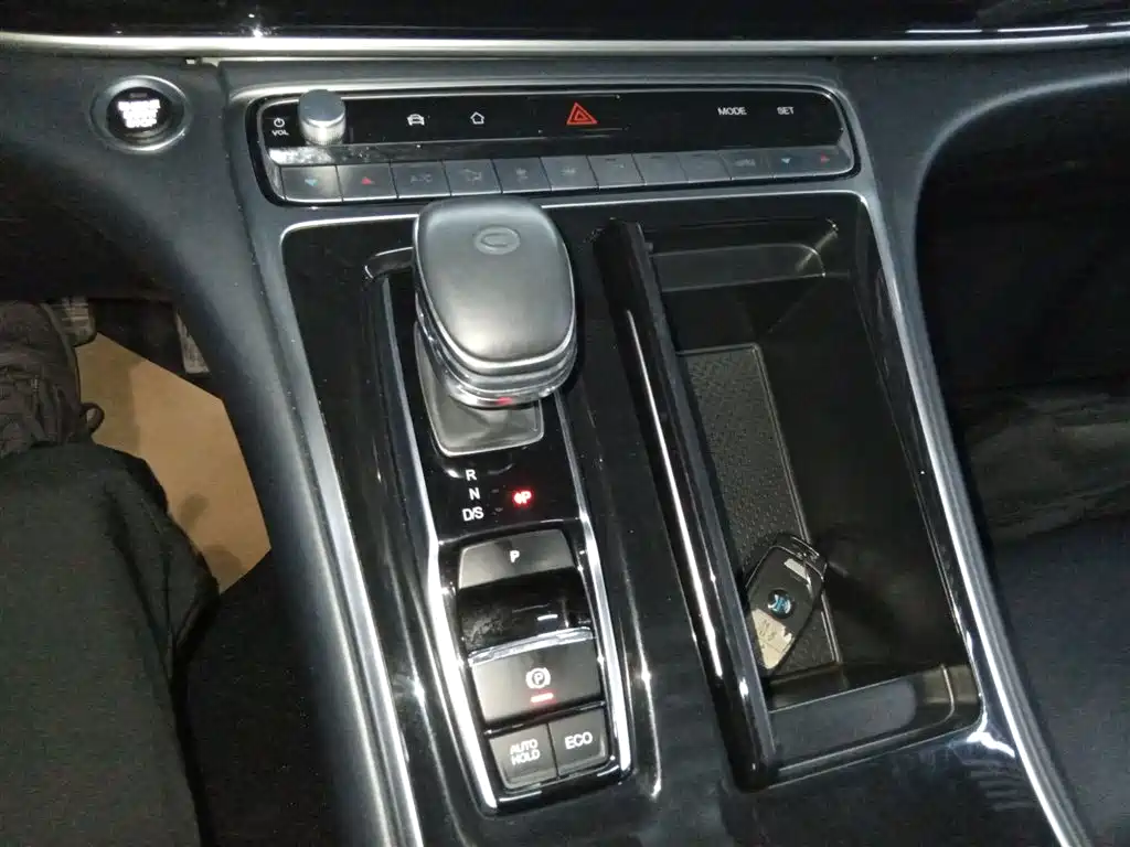 GAC Motor Trumpchi M8 2022 — фото 10