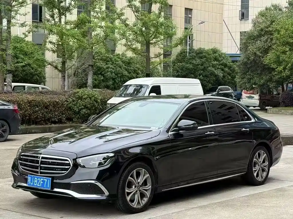 Mercedes-Benz E-Class 2023 — фото 3