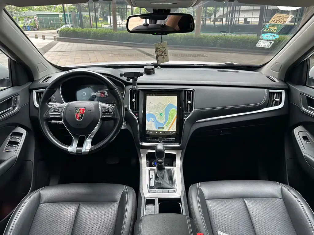 Roewe RX5 New Energy 2018 — фото 8