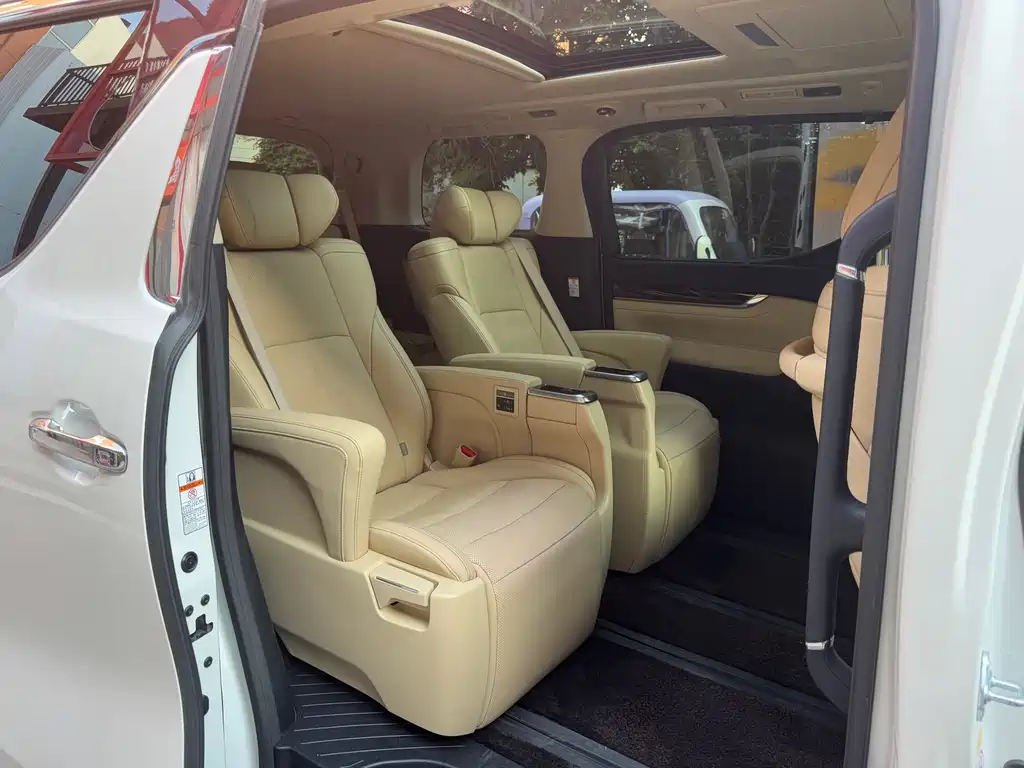 Toyota Alphard 2019 — фото 10