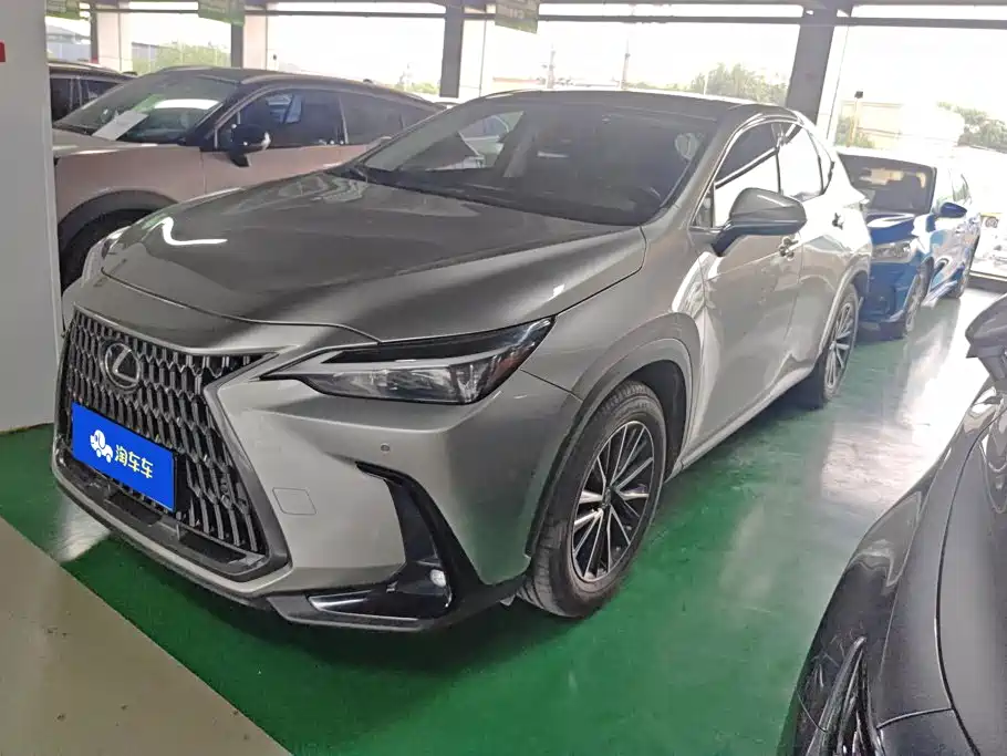 Lexus NX 2023