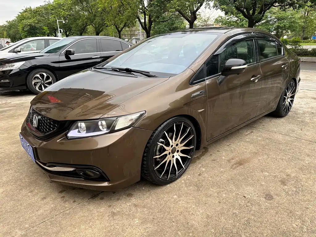 Honda Civic 2015 — фото 1