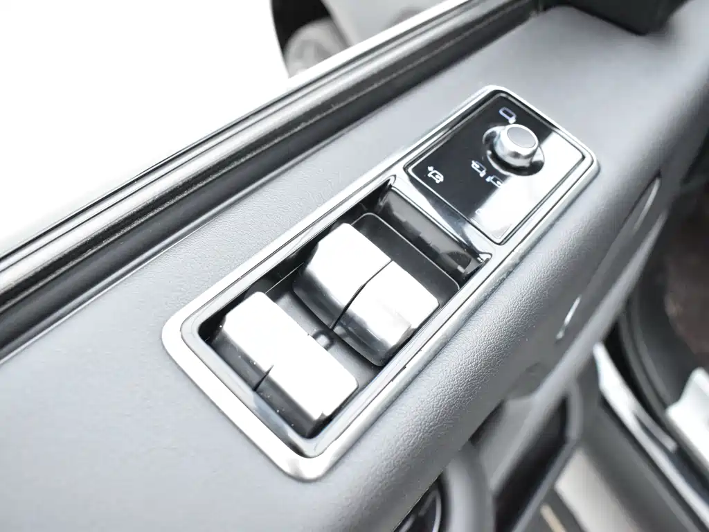 Land Rover Range Rover 2021 — фото 18