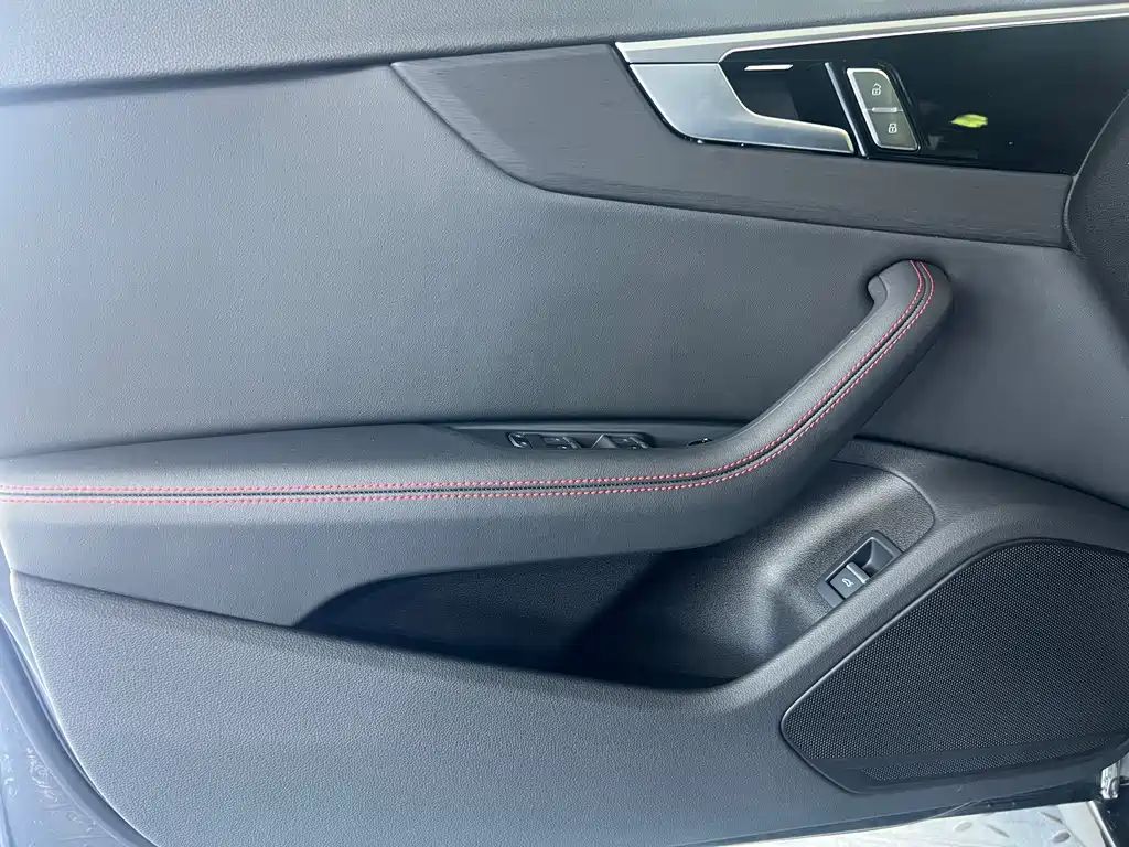 Audi A4L 2026 — фото 14