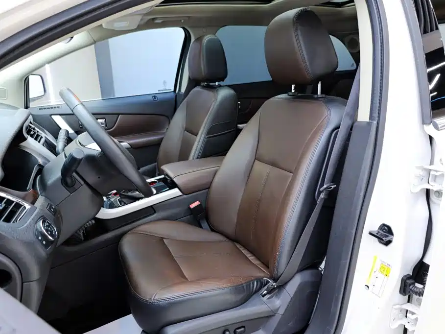 Ford Edge 2015 — фото 26
