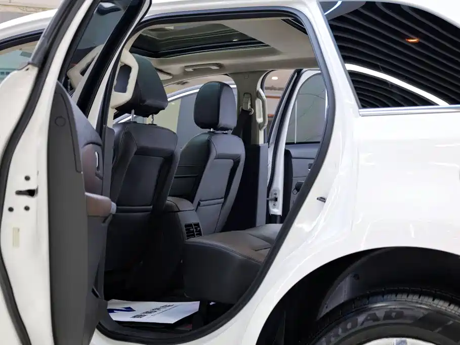 Ford Edge 2015 — фото 29